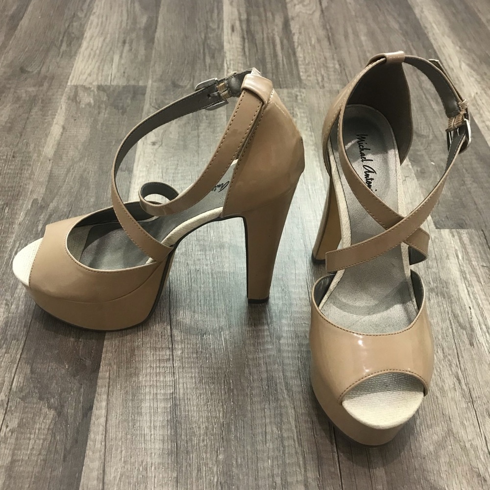 Michael Antonio Nude platform heels 7.5